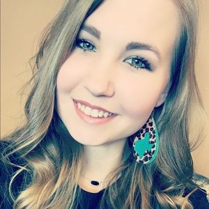 Meet your Posher, Haleigh